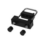 Bøjlebeslag "DELUX" Rustfri type 3 har en sort metal cykelstativ montering med to udadvendte bolte og to tilhørende sorte gummi endekapper. Dette rustfri beslag inkluderer en holdbar og stilfuld buet U-formet stang øverst, perfekt til alle dine cykelopbevaringsbehov.