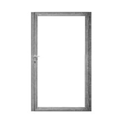 En metallisk dørramme med et glaspanel i midten. Lågeramme med lås - Varmgalvaniseret HDG - til 25mm komposit brædder har et enkelt, moderne håndtag i venstre side. Rammen og håndtaget er grå, og glasruden er klar og gennemsigtig. Baggrunden er hvid.
