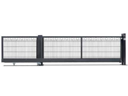 Skydeport "ODENSE" 2D Panel hegn med mønster gate viser et slankt, moderne sort metaldesign. Den har lodrette og vandrette bjælker med minimalistisk stil, kronet med en række små cirkulære ornamenter. Porten er afbildet delvist åben, hvilket understreger dens glidemekanisme i bunden.