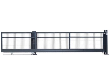 Skydeport "LIGHT" skydeporten fås i længder fra 3 til 4,5 meter og er velegnet til både privat og industriel brug. Lavet af mørkt metal med lodrette og vandrette stænger, denne store, moderne port kombinerer sikkerhed med æstetik. Den har et minimalistisk, funktionelt design med en industriel charme og er installeret ved hjælp af en glidemekanisme udstyret med hjul i bunden og en automatiseret stolpe på den ene side.