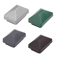 Billede viser fire Stolpehat 60x40mm Plast TYPE U rektangulære plastbeklædninger, hver med en afrundet top og en let kant i bunden. De måler 60x40 mm og er arrangeret i et 2x2 gitter og kommer i forskellige farver: hvid, grøn, grå og sort. Hvert cover har et subtilt logo præget på toppen.