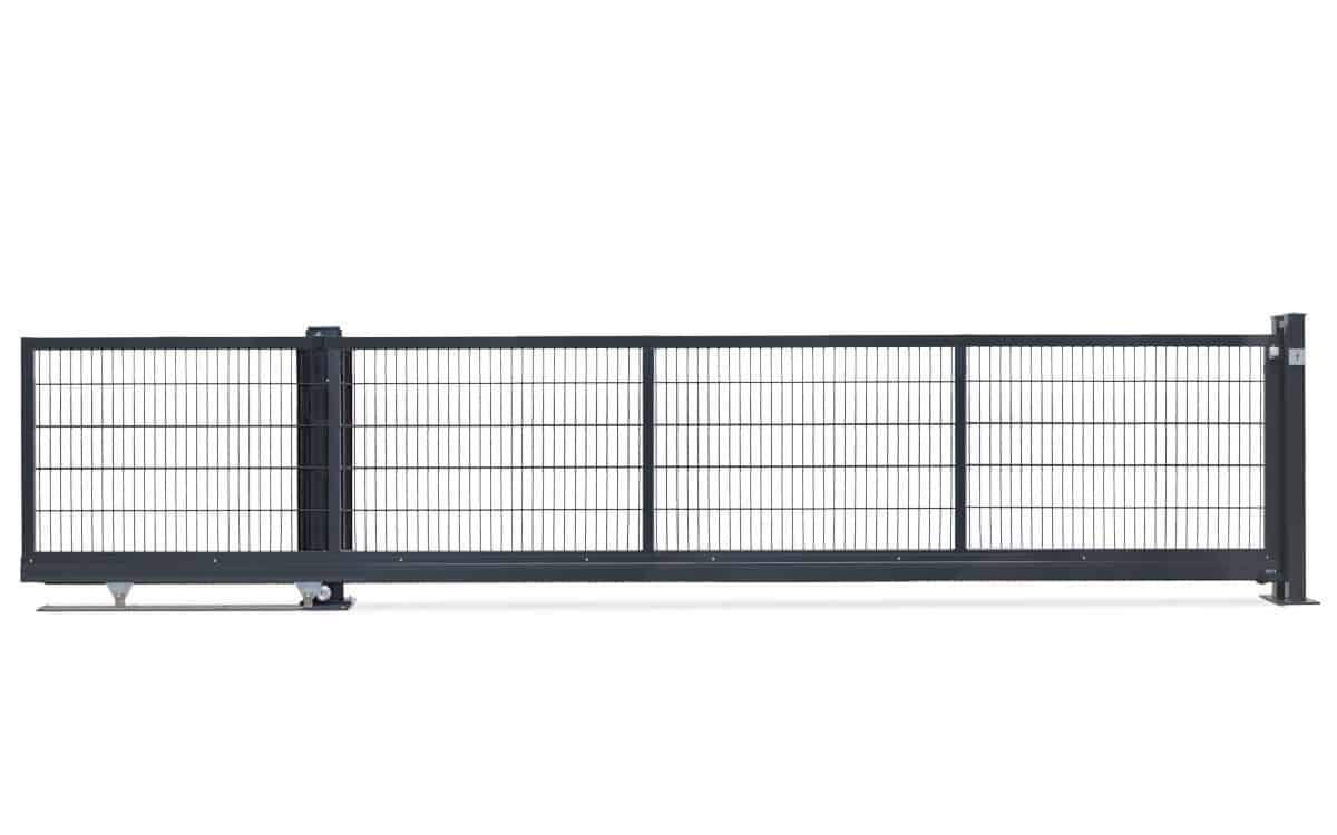 En elegant, moderne skydeport lavet af sort metal med lodrette stænger og et trådnetdesign, kendt som V-Star EXTREME. Porten er understøttet af en betonbund og et skinnesystem for jævn drift. På den hvide baggrund skiller V-Star EXTREME sig markant ud.