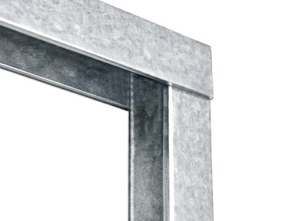 U-skinne side - Varmgalvaniseret" hvor topskinnen overlapper sideskinnen.