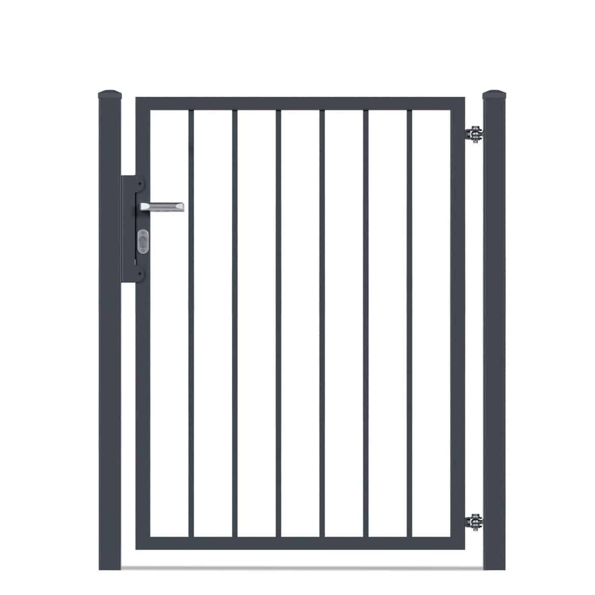 En sort metal Havelåge med lodrette stænger og en rektangulær ramme. Lågen, der har et håndtag og låsemekanisme i venstre side, er fastgjort til to robuste BALUSTER-stolper og har en Pulverlakeret antracit finish.