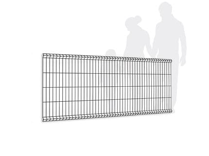 Et trådnet hegn, identificeret som Panelhegn 3D i RAL 9005 Sort, vises på en hvid baggrund. Til højre giver silhuetter af en familie på tre en klar sammenligning for højden af dette pulverlakerede metalhegn.