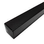 En slank, sort rektangulær 80x80cm Stålstolper Pulverlakeret Sort med en glat overflade, set fra en vinkel, der viser dens længde og en af dens ender. Stålstolpen fremstår solid og har et moderne, minimalistisk design, komplet med en stolpehat.