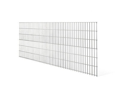 Et galvaniseret metallisk trådhegn med et gittermønster. Panelhegn, der måler 103x250cm, består af vandret og lodret arrangerede ledninger, der skaber rektangulære åbninger jævnt fordelt i hele strukturen. Panelet er vist mod en almindelig hvid baggrund, let vinklet.