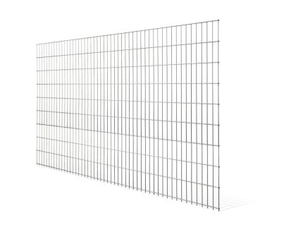 Et metalgitterpanel, der består af lodret og vandret justerede tynde stænger, hvilket skaber en række rektangulære åbninger. Dette galvaniserede 2D STANDARD panel er placeret i en vinkel mod en almindelig hvid baggrund, hvilket resulterer i et let, minimalistisk udseende.