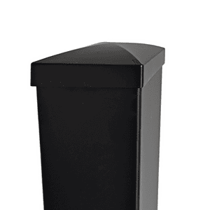 Sort aluminium stolpehat monteret på en stolpe