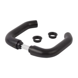 Vi præsenterer Håndtag sæt Sort Anodiseret Aluminium til Indsatslåse, med et sort ergonomisk styrbeslag lavet af anodiseret aluminium med to justerbare håndtag og et L-formet design. Billedet viser en adskilt visning med separate dele lagt ud, inklusive styret og griberingene. Indsatslåse er delvist synlige.