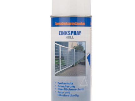 En dåse "ZINKSPRAY lys" zinkspray, mærket til brug i rustbeskyttelse, primer og overfladebeskyttelse. Den hvide sprayflaske med blå og orange accenter har et billede af en låge på den.