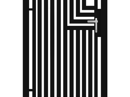 En sort låge, der viser et moderne design med lodrette stænger og geometriske mønstre øverst til højre, har et sølvhåndtag til højre. Flankeret af to sorte stolper fremhæver dette stilfulde stykke håndværket i Låger i unikt design – Tilpassede løsninger efter mål.