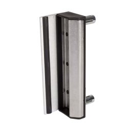 Locinox Anslag Overflademonteret i rustfrit stål til indstikslåse, med to cylindriske bolte på den ene side, vises mod hvid baggrund.