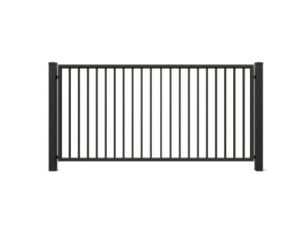 En sort stålhegnsport med lodrette tremmer og to solide stolper på hver side på en almindelig hvid baggrund.