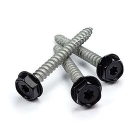 Tre betonskruer 7,5x65 mm pulverlakeret i sort RAL 9005 med sekskantede sorte hoveder, arrangeret i en trekant på en hvid baggrund.