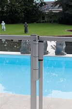 Locinox MAMMOTH180-2 monteret ved poolområde