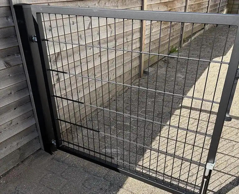 Lågevinge med 2D-panelfyld svejset i rammen